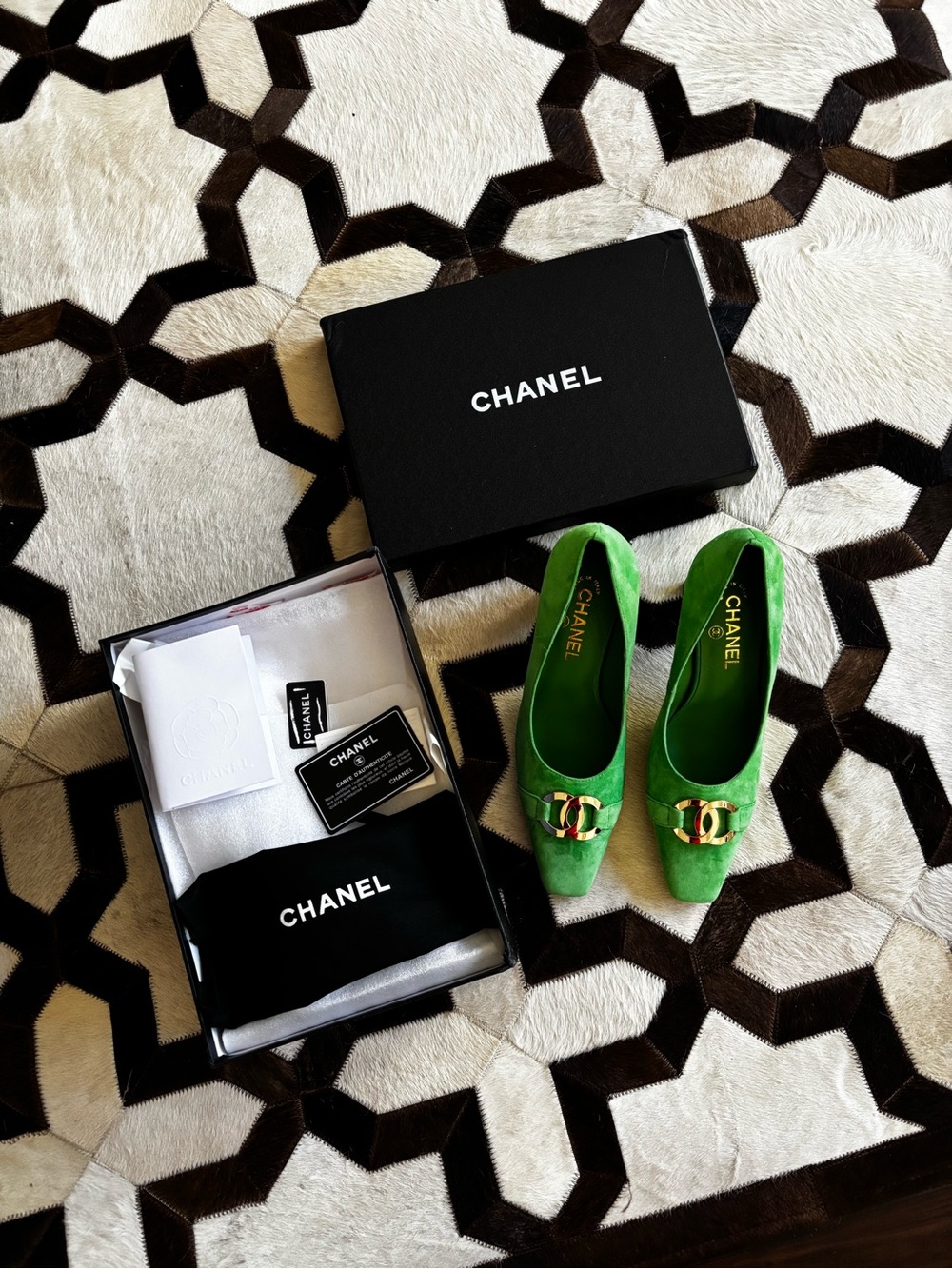 💚 Green Suede Mid-Heel Pumps with Gold CC Accent